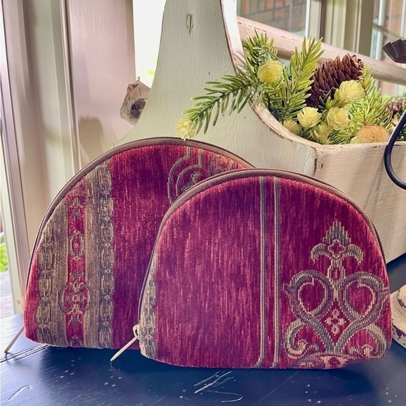 GEVIVE, by BOYT TAPESTRY, VINTAGE, RED/GOLD POUCH OR CLUTCH BAGS. - Picture 1 of 5